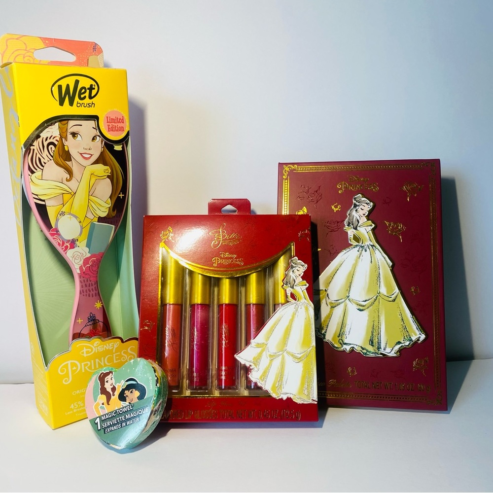 Disney princess bundle, BELLE Eyeshadow palette, BELLE lipgloss, BELLE Hairbrush
